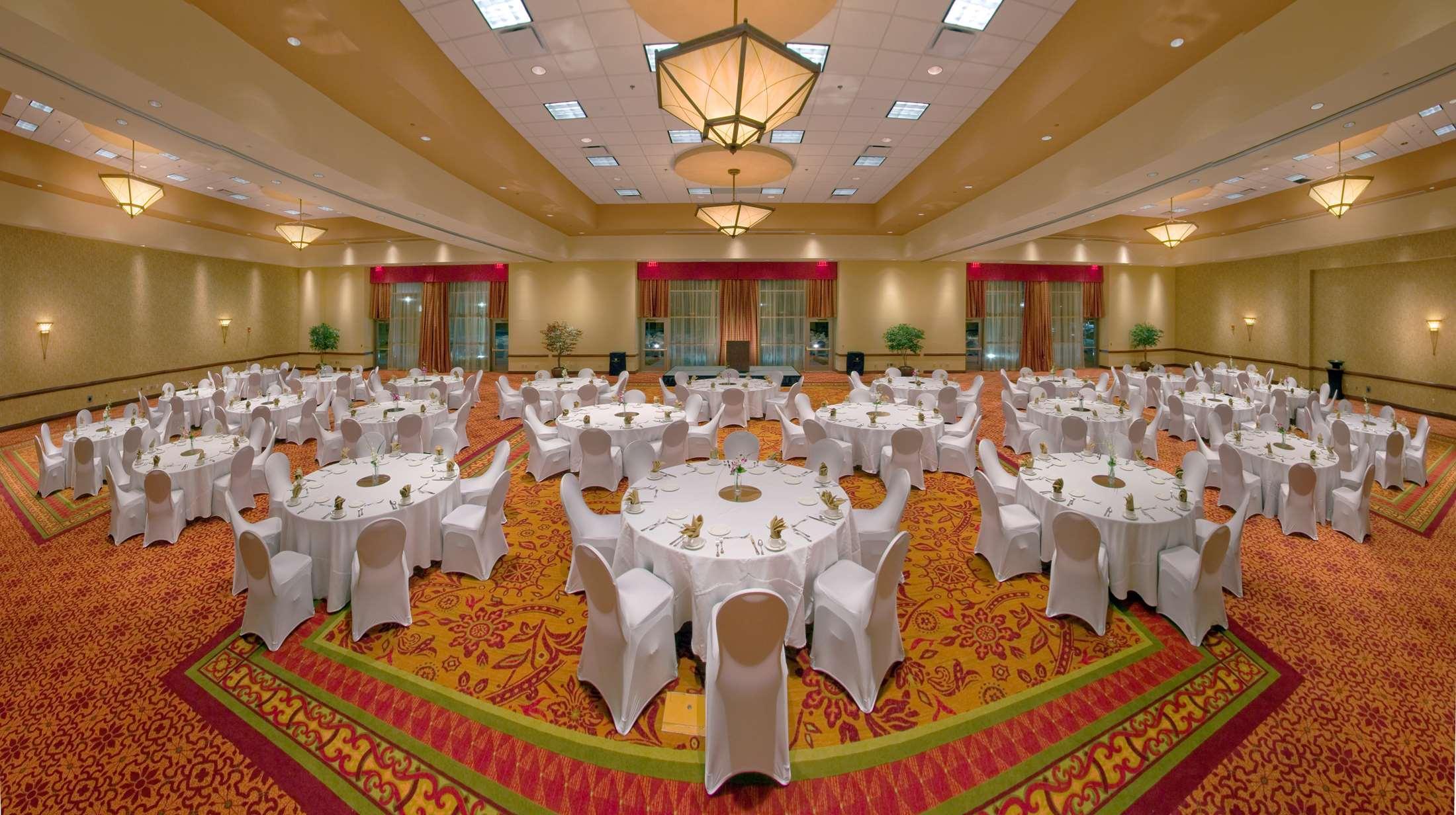 Embassy Suites By Hilton Norman Hotel & Conference Center Eksteriør billede