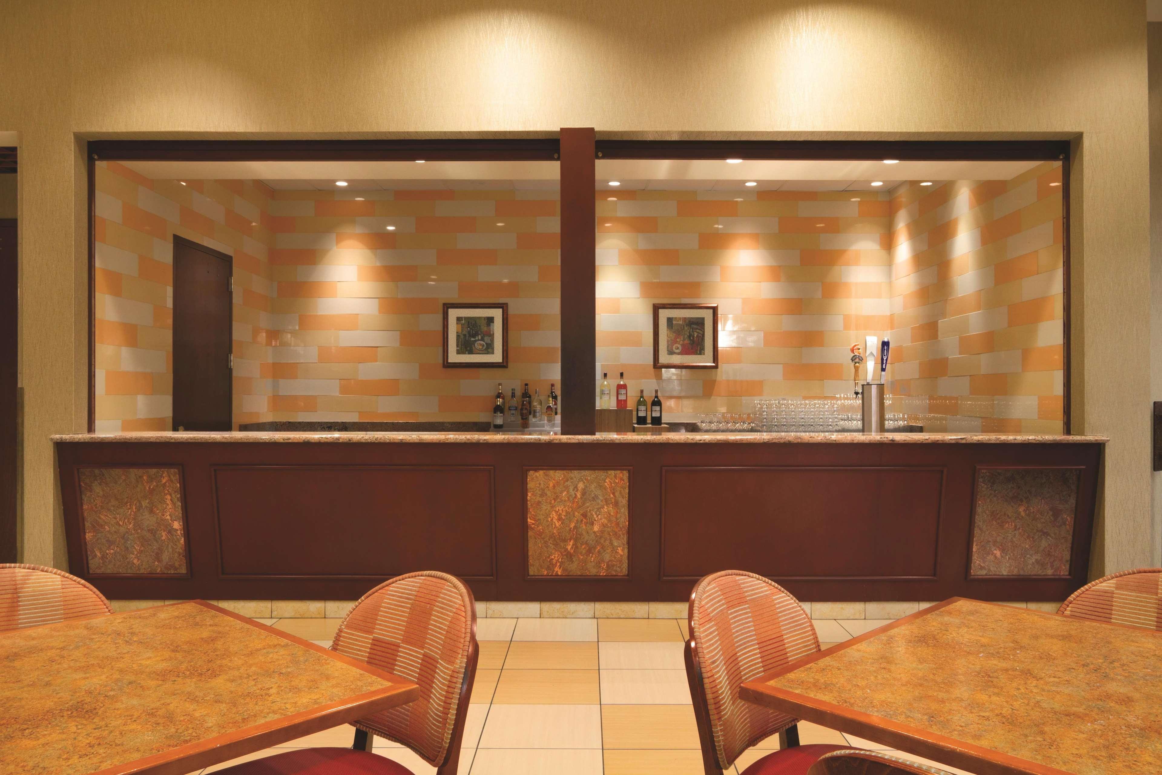 Embassy Suites By Hilton Norman Hotel & Conference Center Restaurant billede