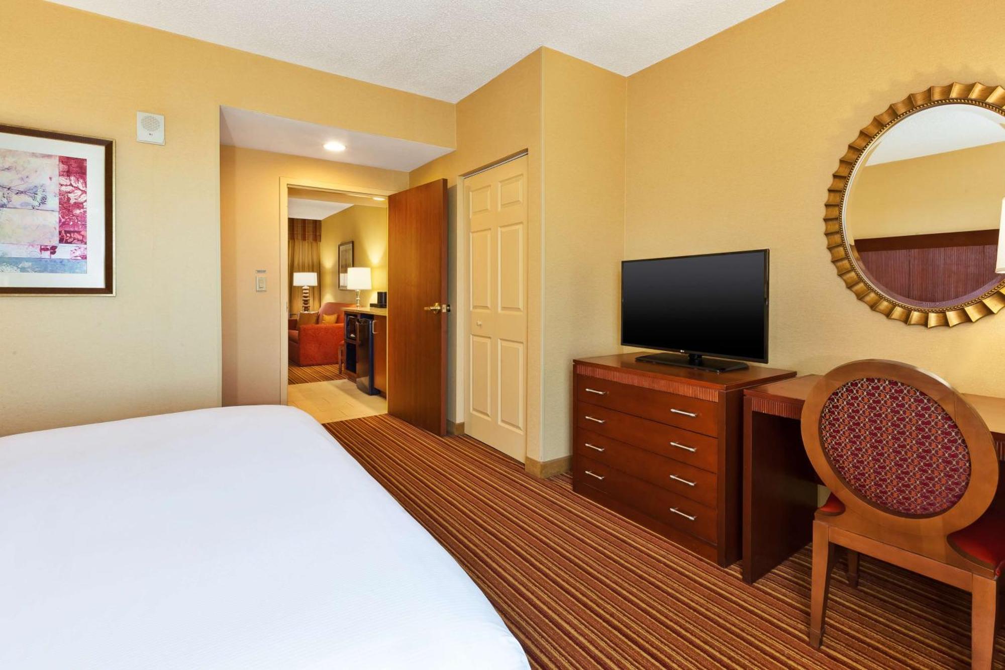 Embassy Suites By Hilton Norman Hotel & Conference Center Eksteriør billede
