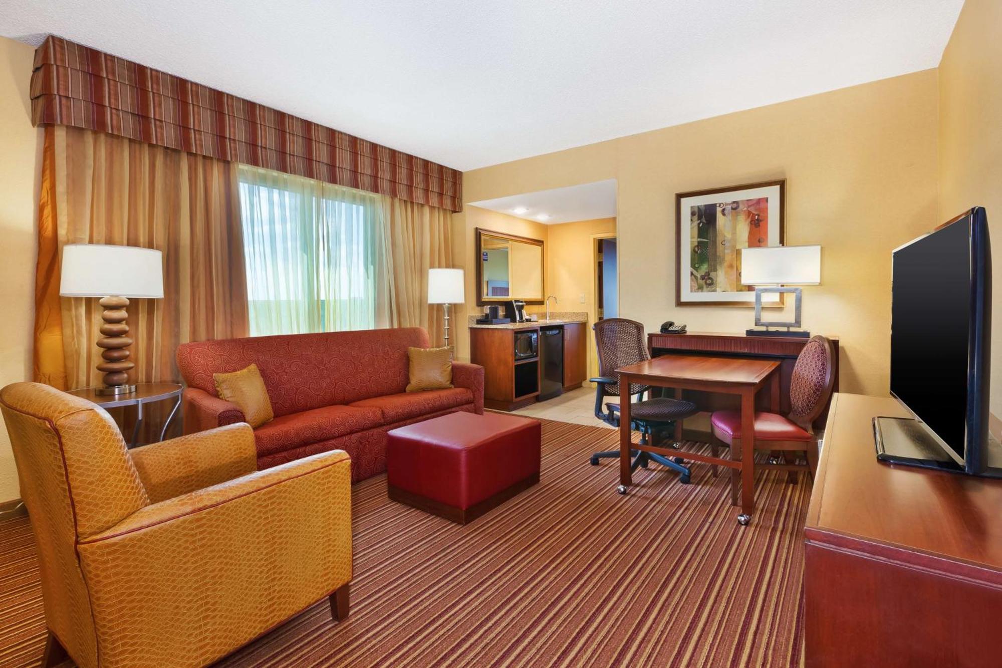 Embassy Suites By Hilton Norman Hotel & Conference Center Eksteriør billede