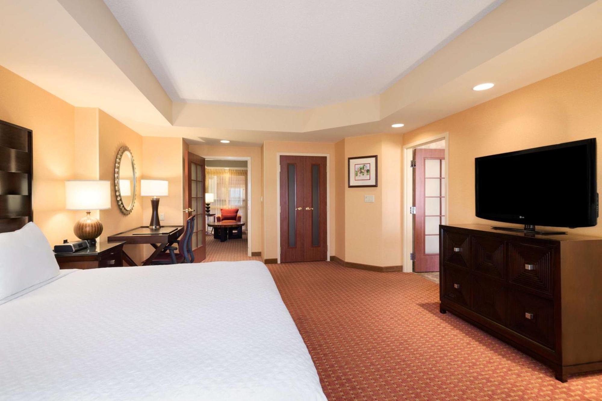 Embassy Suites By Hilton Norman Hotel & Conference Center Eksteriør billede